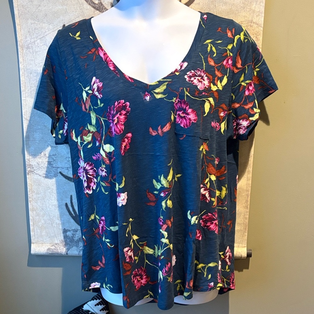 Torrid Floral V-Neck Short Sleeve Top - Blue, teal and Pink